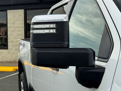 Used 2020 Chevrolet Silverado 2500 LTZ w/ LTZ Premium Package AWD/4WD image 12