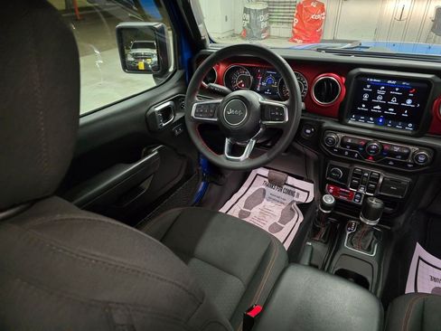 Used 2023 Jeep Gladiator Rubicon w/ Trailer Tow Package AWD/4WD image 40