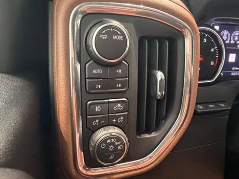 Used 2023 Chevrolet Silverado 3500 High Country w/ Z71 Off-Road Package AWD/4WD image 31
