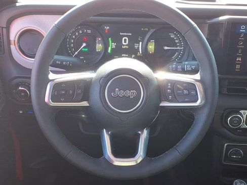 Used 2025 Jeep Wrangler Unlimited Sahara w/ Safety Group AWD/4WD image 35