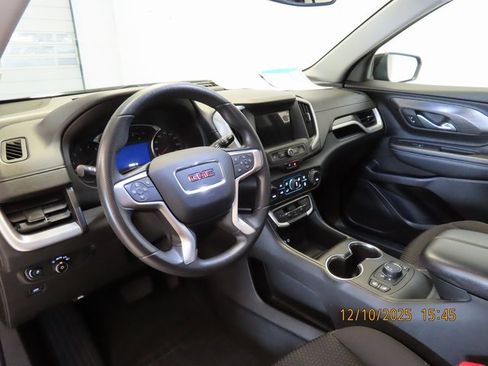 Used 2022 GMC Terrain SLE w/ Driver Convenience Package image 4