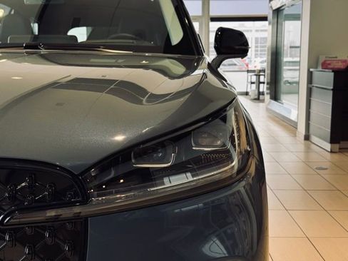 New 2026 Lincoln Aviator Reserve image 3