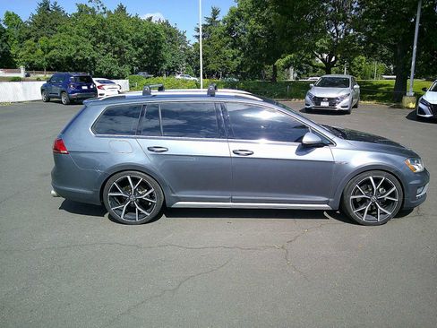 Used 2017 Volkswagen Golf Alltrack S AWD/4WD image 5