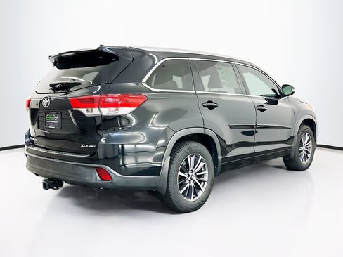 Used 2017 Toyota Highlander XLE w/ Protection Package #3 AWD/4WD image 9
