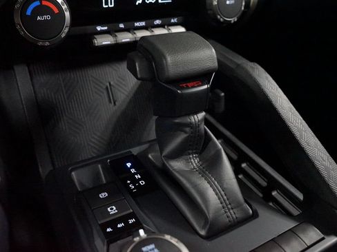 Certified 2025 Toyota Tacoma TRD Sport AWD/4WD image 23