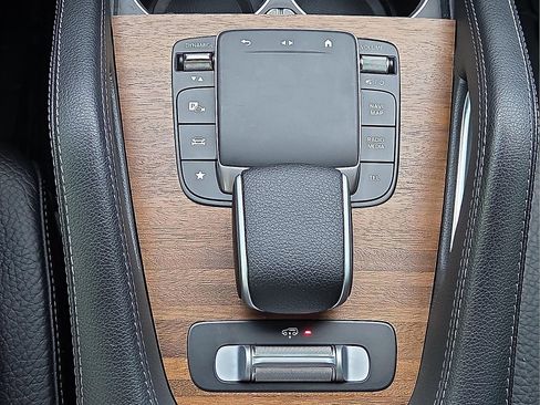 Used 2024 Mercedes-Benz GLS 450 4MATIC image 18