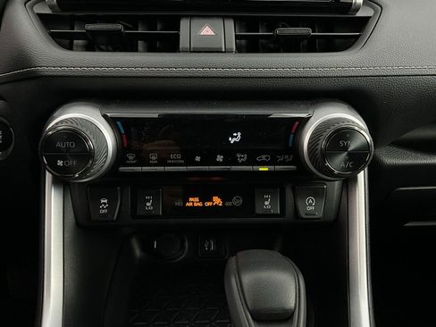 Used 2025 Toyota RAV4 XLE image 27