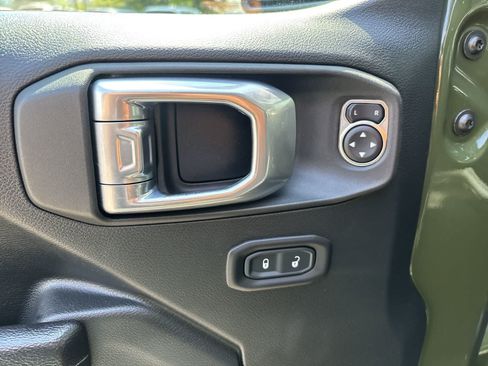 Used 2022 Jeep Wrangler Unlimited Sport AWD/4WD image 9