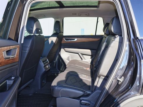 New 2026 Volkswagen Atlas SE image 16