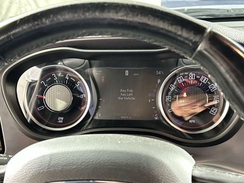 Used 2019 Dodge Challenger SXT image 14