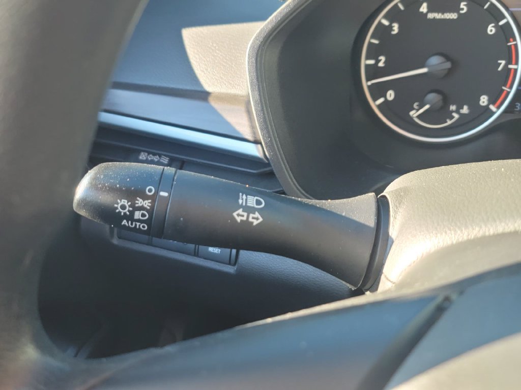 Used 2025 Nissan Altima 2.5 SV FWD image 21