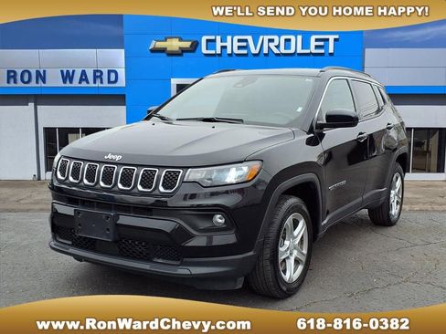Used 2024 Jeep Compass Latitude image 1