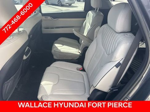 Used 2024 Hyundai Palisade Limited AWD/4WD image 16