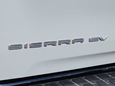 New 2025 GMC Sierra EV Denali image 12