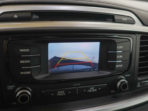 Used 2017 Kia Sorento FWD image 21