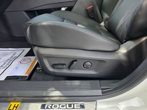 New 2026 Nissan Rogue SV FWD image 17