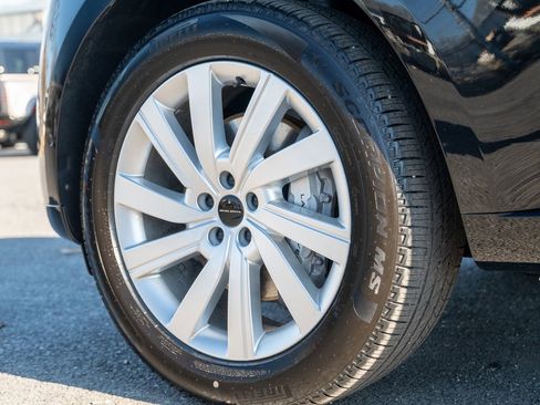 New 2026 Land Rover Range Rover SE image 9