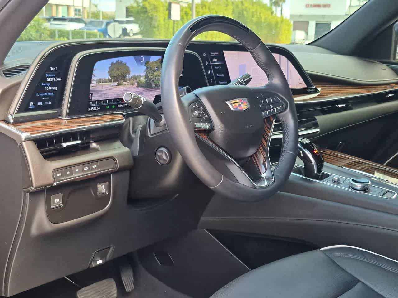 Used 2024 Cadillac Escalade ESV Premium Luxury AWD/4WD image 8