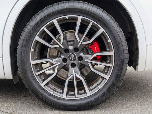 Certified 2023 Maserati Grecale Modena AWD/4WD image 14