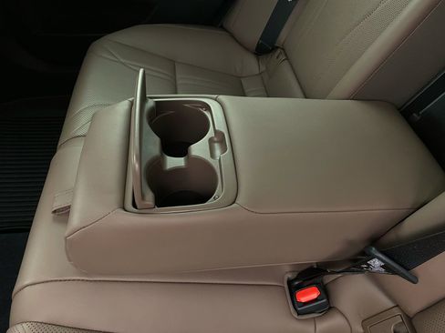 Used 2024 Lexus ES 350 Ultra Luxury w/ Accessory Package (Z2) image 27