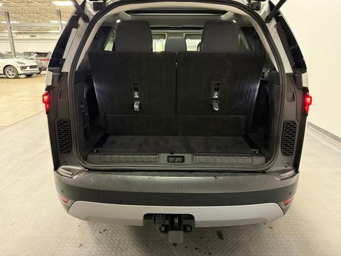 Used 2024 Land Rover Discovery S AWD/4WD image 20