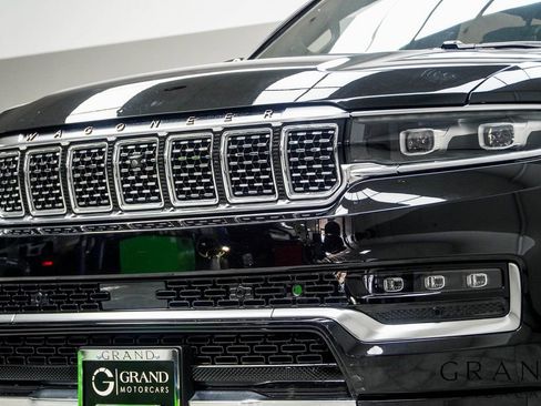 Used 2022 Jeep Grand Wagoneer Series III w/ Rear Seat Video Group 1 image 2