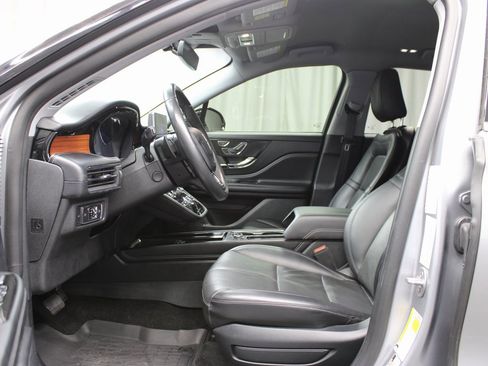 Used 2022 Lincoln Corsair Reserve w/ Elements Package image 9