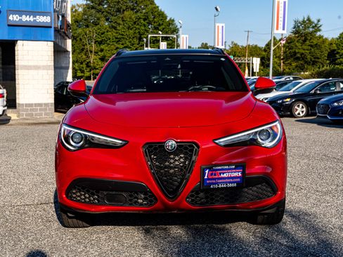 Used 2022 Alfa Romeo Stelvio Sprint image 2