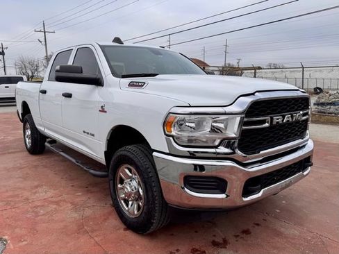 Used 2022 RAM 2500 Tradesman w/ Chrome Appearance Group AWD/4WD image 3