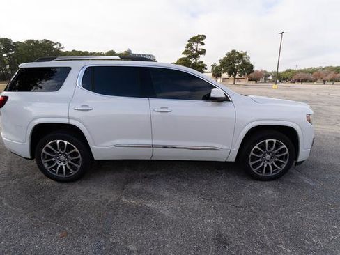 Used 2022 GMC Acadia Denali w/ Denali Ultimate Package image 2