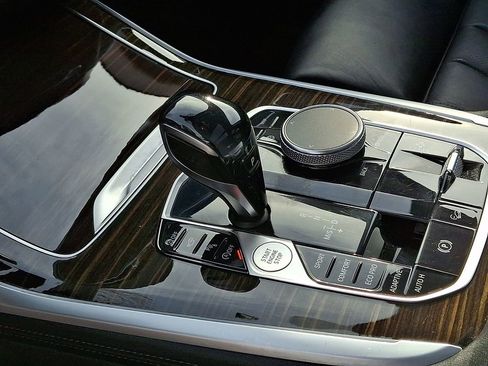 Used 2020 BMW X7 xDrive40i w/ Premium Package image 17