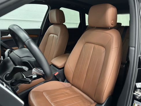 Used 2021 Audi Q5 Premium Plus w/ Premium Plus Package image 13