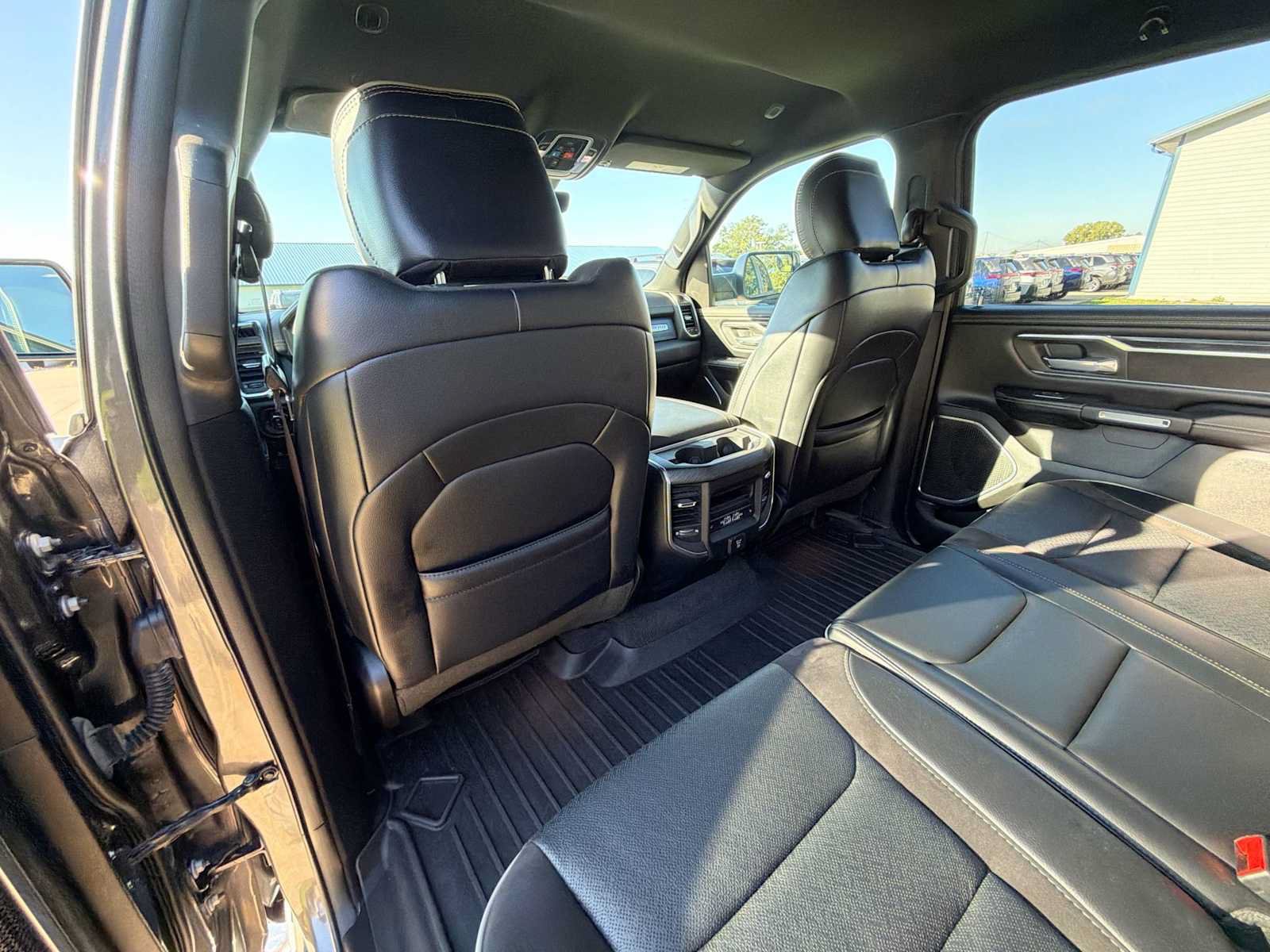 Used 2024 RAM 1500 Laramie AWD/4WD image 15
