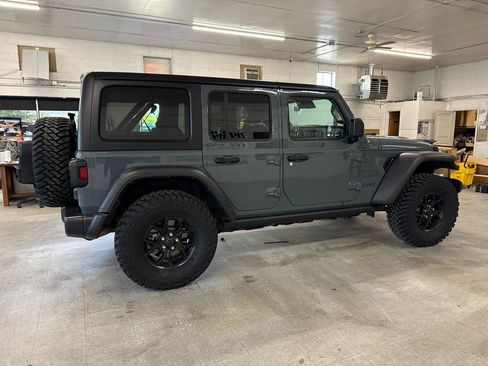 Used 2024 Jeep Wrangler Unlimited AWD/4WD image 4