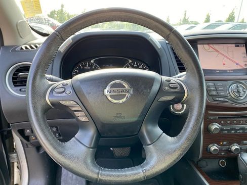 Used 2017 Nissan Pathfinder Platinum AWD/4WD image 12