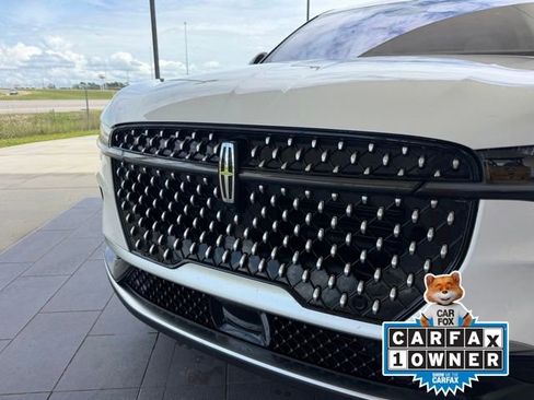 Used 2025 Lincoln Nautilus Premier w/ Equipment Group 102A AWD/4WD image 2