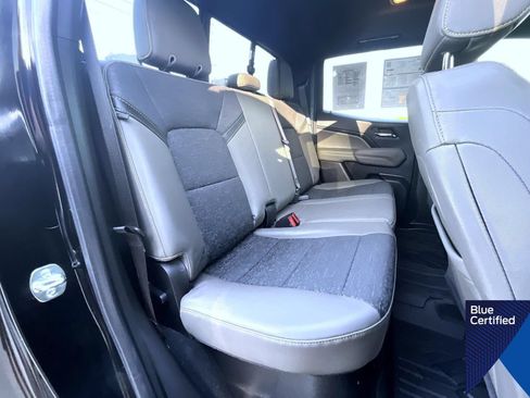 Used 2024 Chevrolet Colorado ZR2 w/ Technology Package AWD/4WD image 19