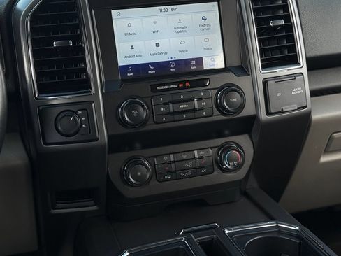 Used 2020 Ford F150 XLT w/ Equipment Group 302A Luxury AWD/4WD image 22