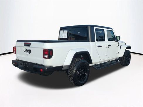 Used 2023 Jeep Gladiator Willys image 5