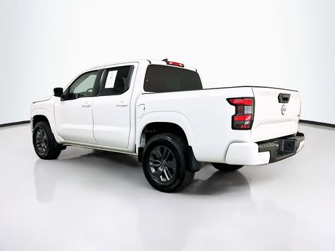 Used 2025 Nissan Frontier SV AWD/4WD image 5