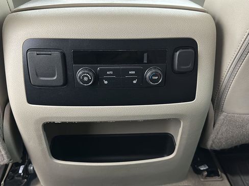 Used 2019 GMC Yukon Denali AWD/4WD image 23
