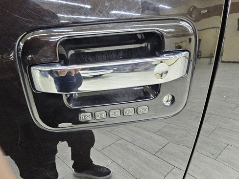 Used 2013 Ford F150 King Ranch w/ King Ranch Luxury Pkg image 12