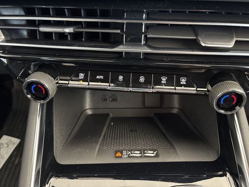 New 2026 Chevrolet Traverse High Country w/ LPO, Floor Liner Package FWD image 30