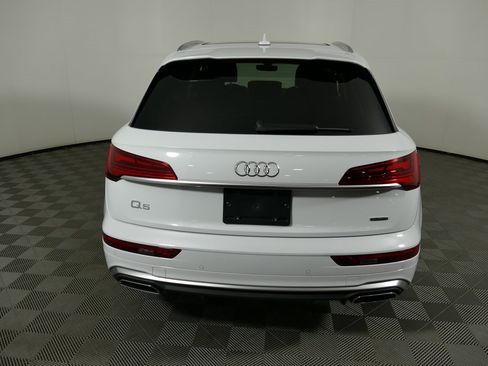 Used 2024 Audi Q5 e Premium Plus image 4