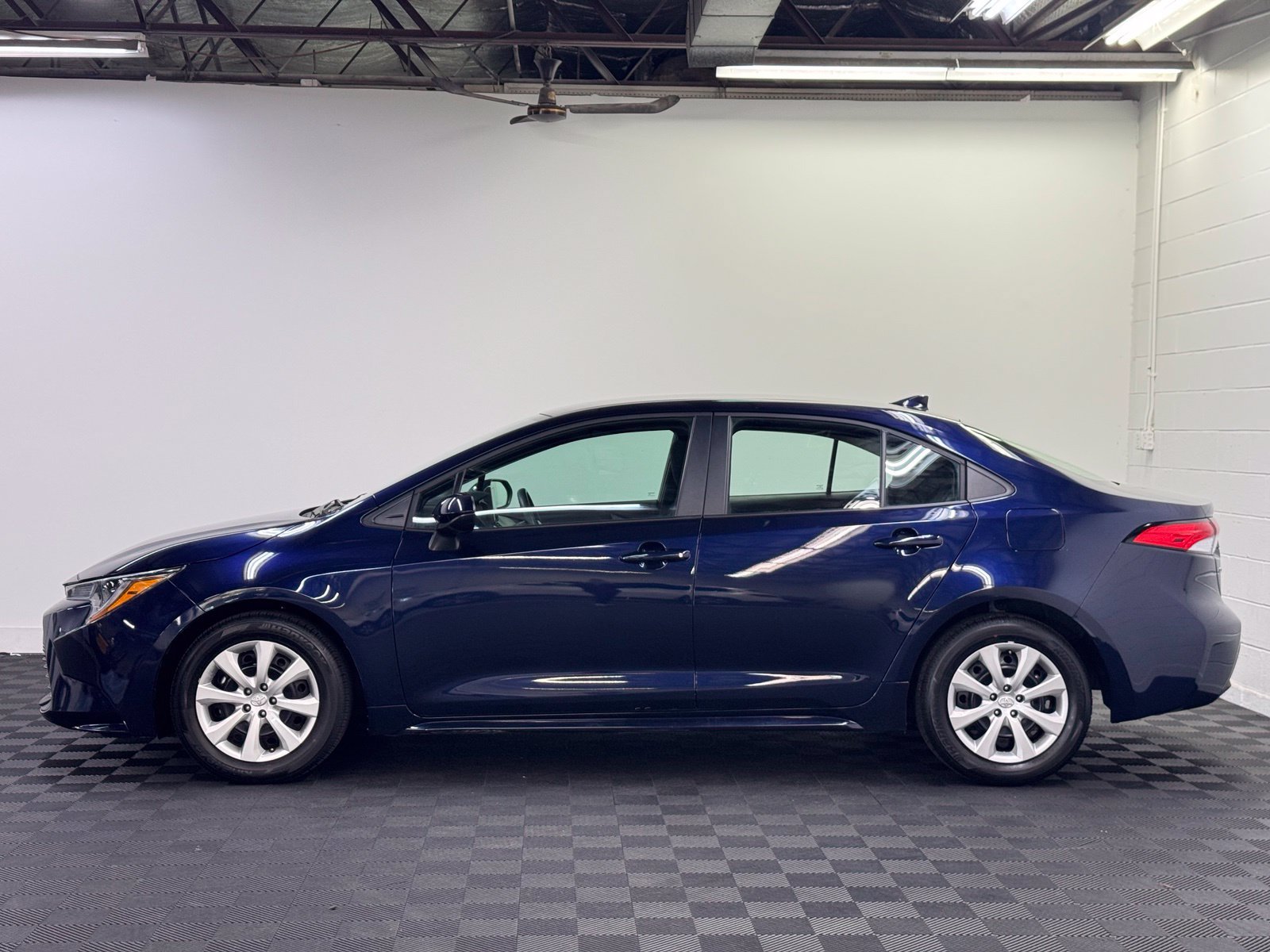 Used 2025 Toyota Corolla LE FWD image 3
