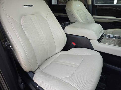 Used 2021 Ford Expedition Platinum image 18
