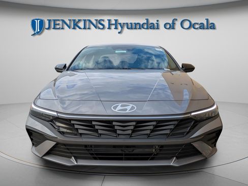 Used 2025 Hyundai Elantra SEL image 8