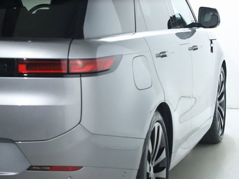 Used 2024 Land Rover Range Rover Sport Dynamic SE image 9