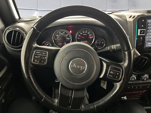 Used 2017 Jeep Wrangler Unlimited Rubicon AWD/4WD image 9