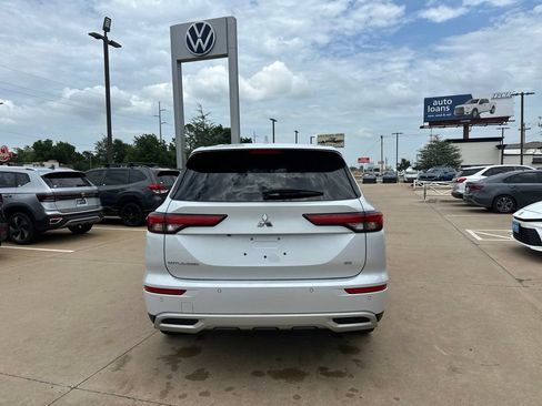 Used 2023 Mitsubishi Outlander SE FWD image 6